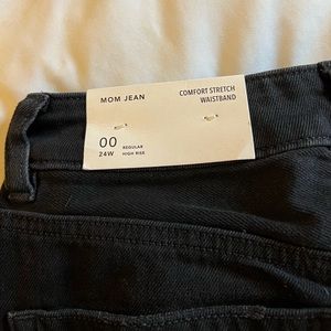 american eagle mom jean comfort stretch black ripped. Tags on. BRAND NEW